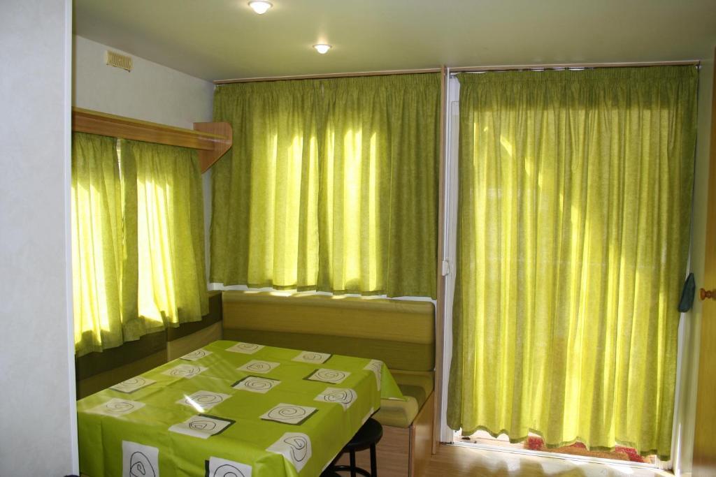 Bungalows Conca De Ter Vilallonga de Ter Δωμάτιο φωτογραφία