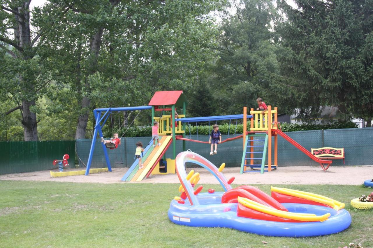 Bungalows Conca De Ter Vilallonga de Ter Εξωτερικό φωτογραφία